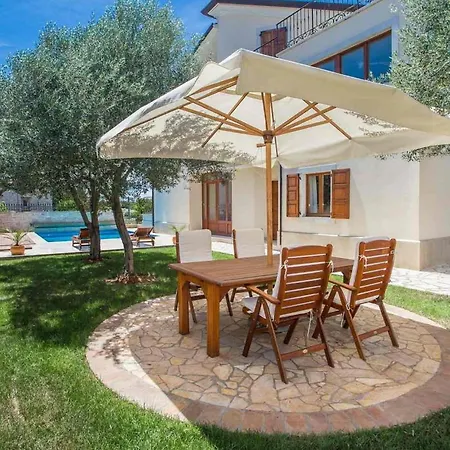 Casa de Férias Rafael 1 *