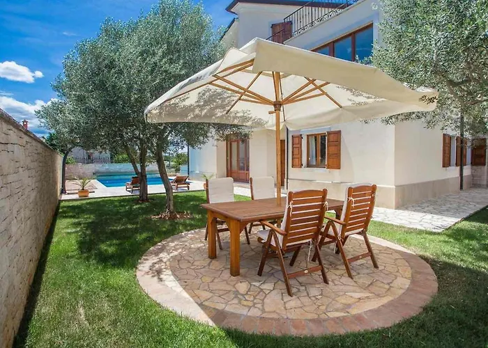 Σπίτι διακοπών Rafael 1 *